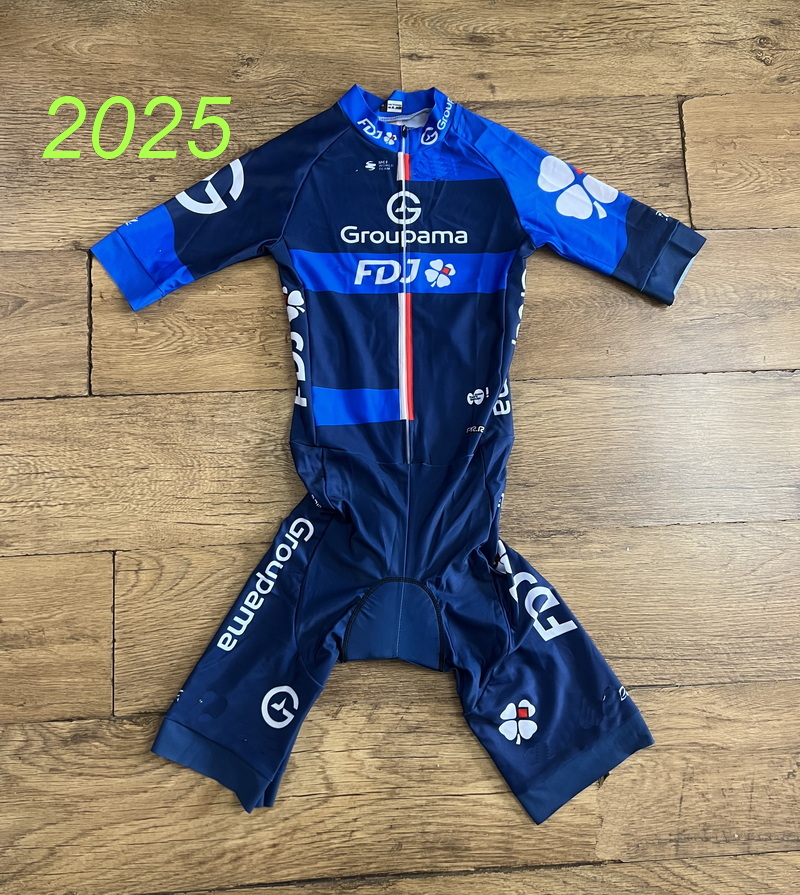ชุดแข่งจักรยาน LASER CUT รุ่น  - Cycling Gear Outfit บทวิจารณ์และราคา